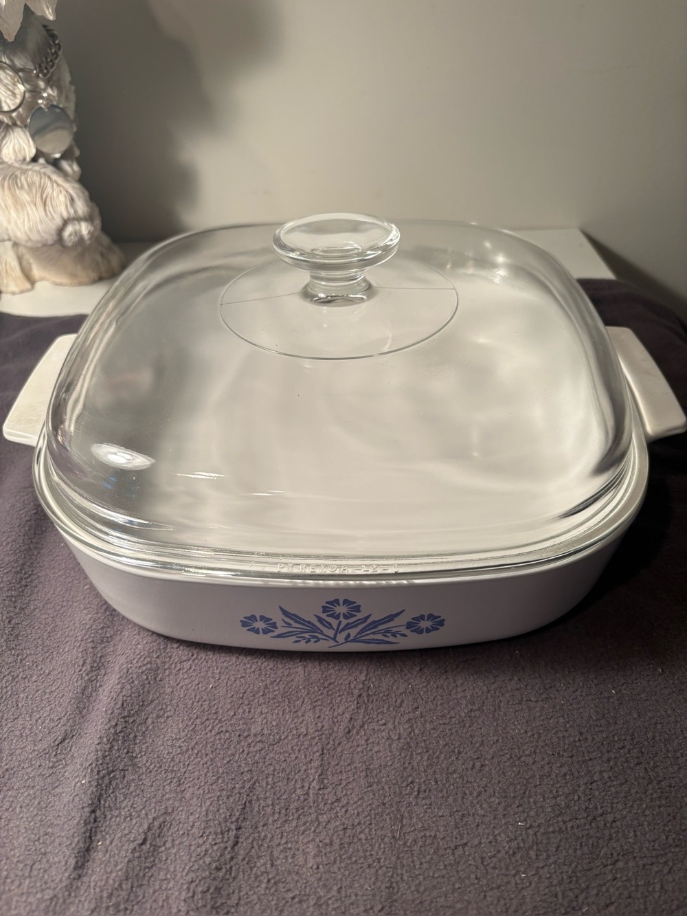 Vintage corning ware, blue corn flower bakeware & high domed lid